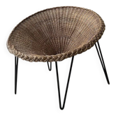 Fauteuil italien corbeille en rotin et métal noir, design 1950