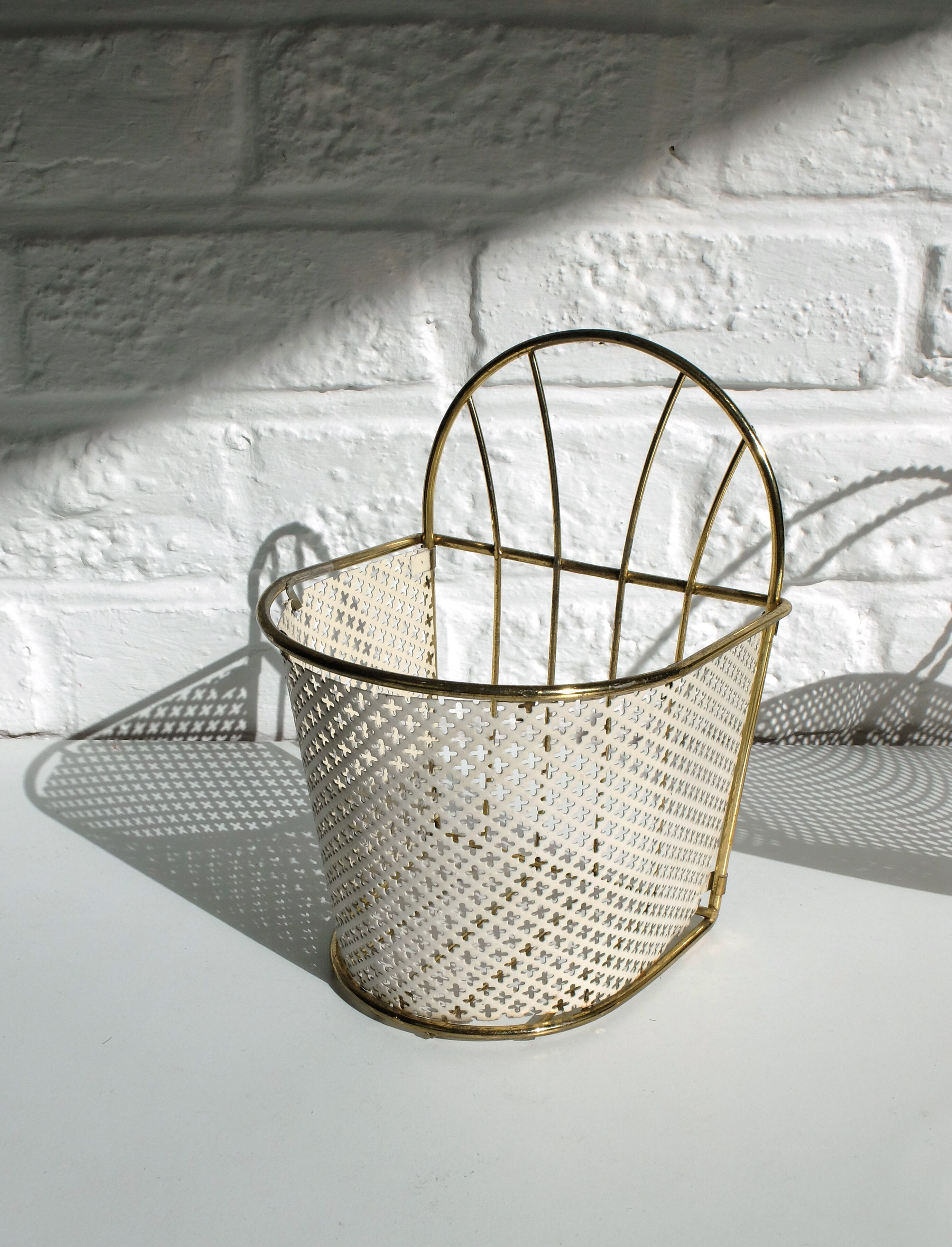 White and gold hanging basket 50/60