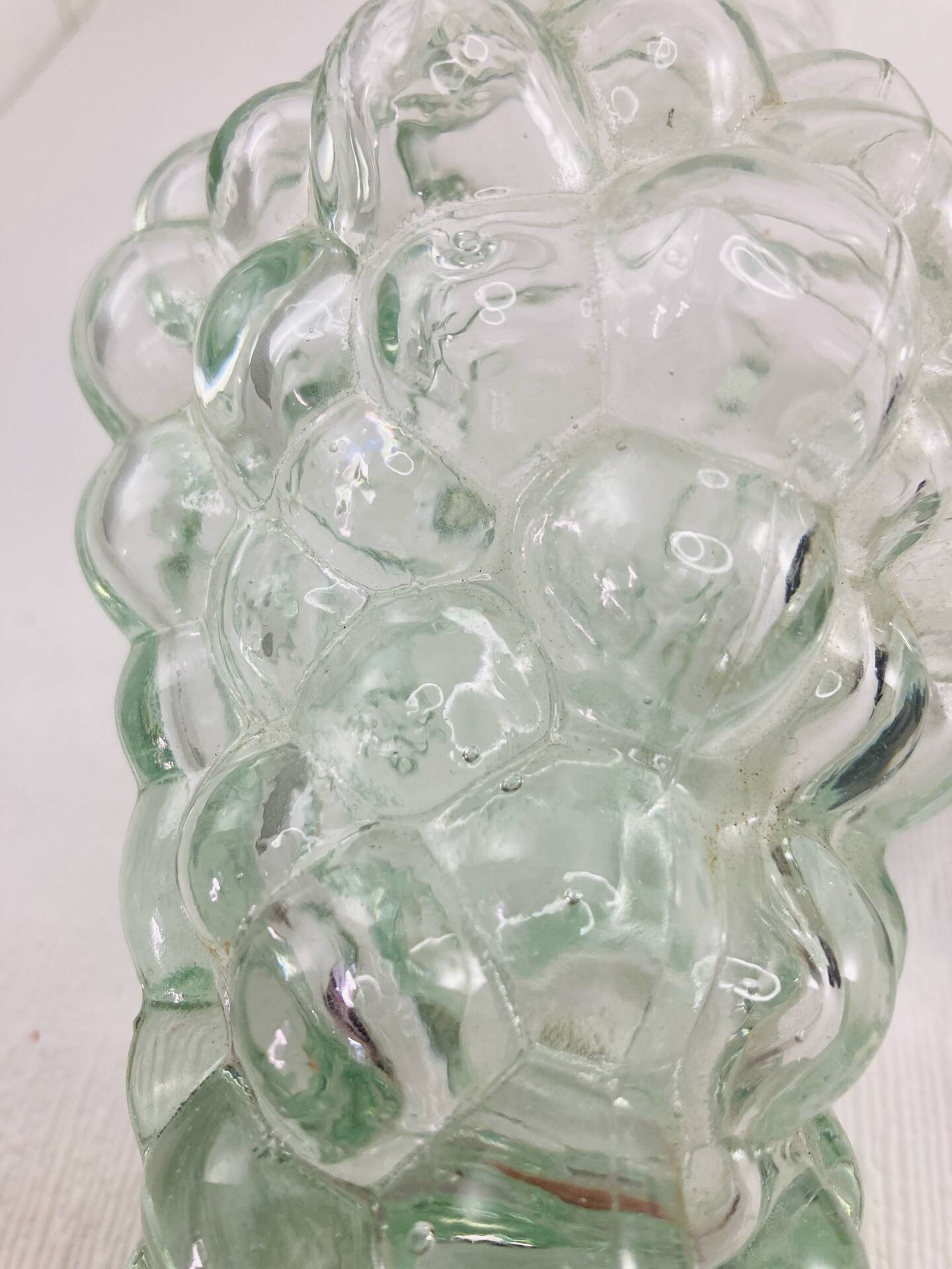2 carafe bottles with bunches of grapes in glass - Empoli - Vintage