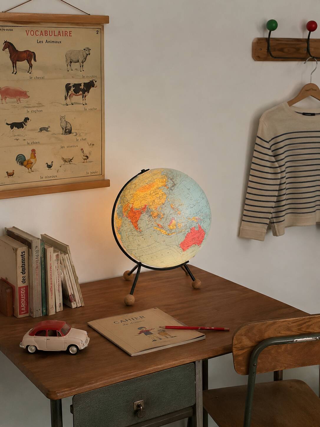 Vintage globe 1962 terrestrial world map glass tripod Taride - 32 cm