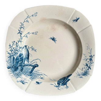 Moyen plat carré creux Gien en terre de fer bleue, service "Oiseaux" vers 1870