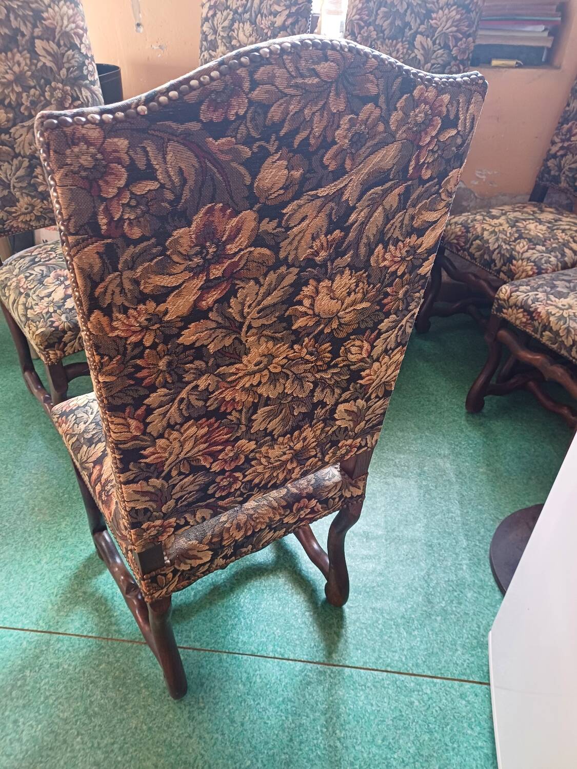 Louis XIII style chair with sheep bone legs