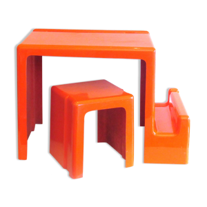 Bureau d'enfant et tabouret orange