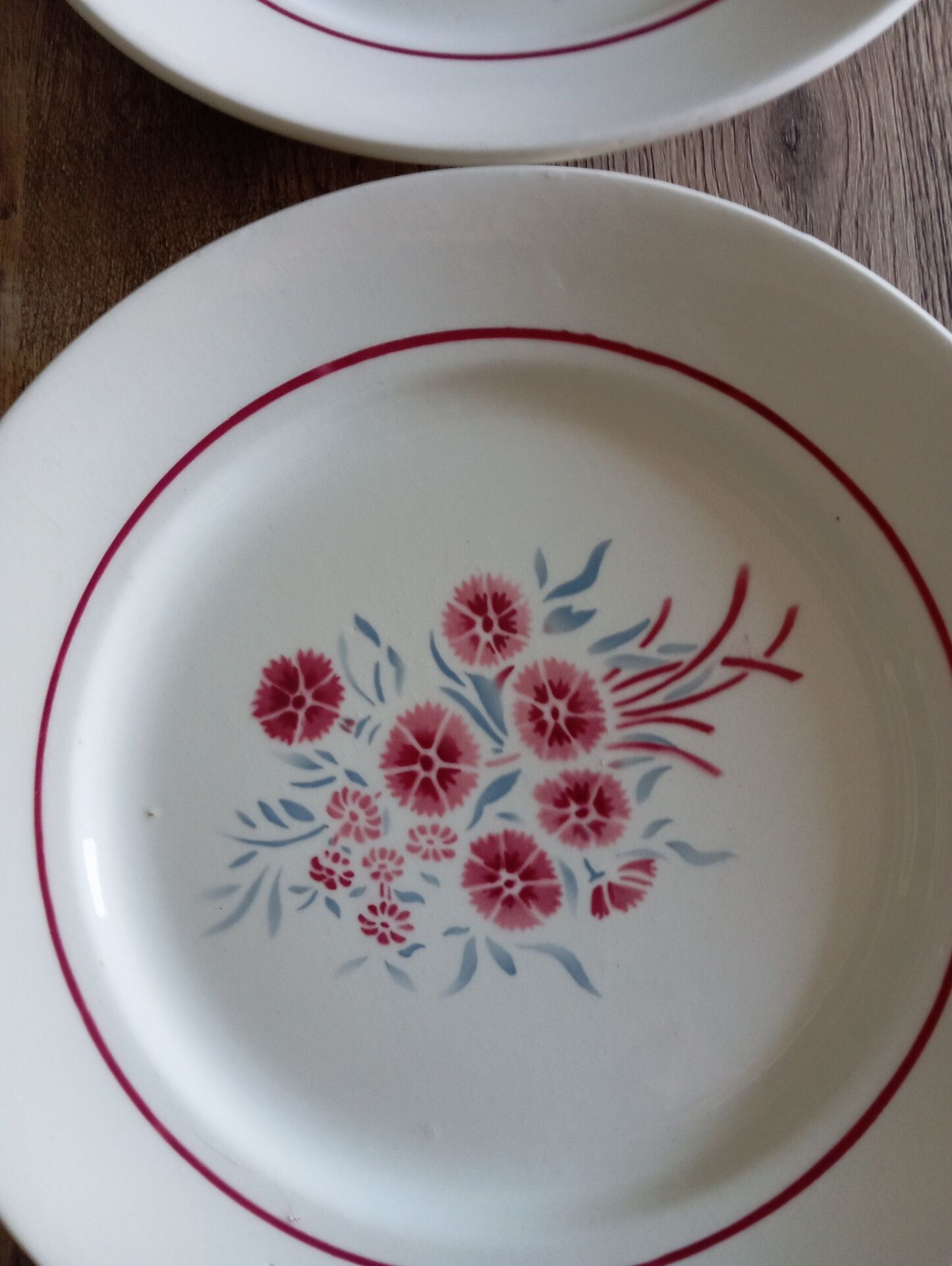 6 flat plates model Francine. Badonviller. Very good condition.