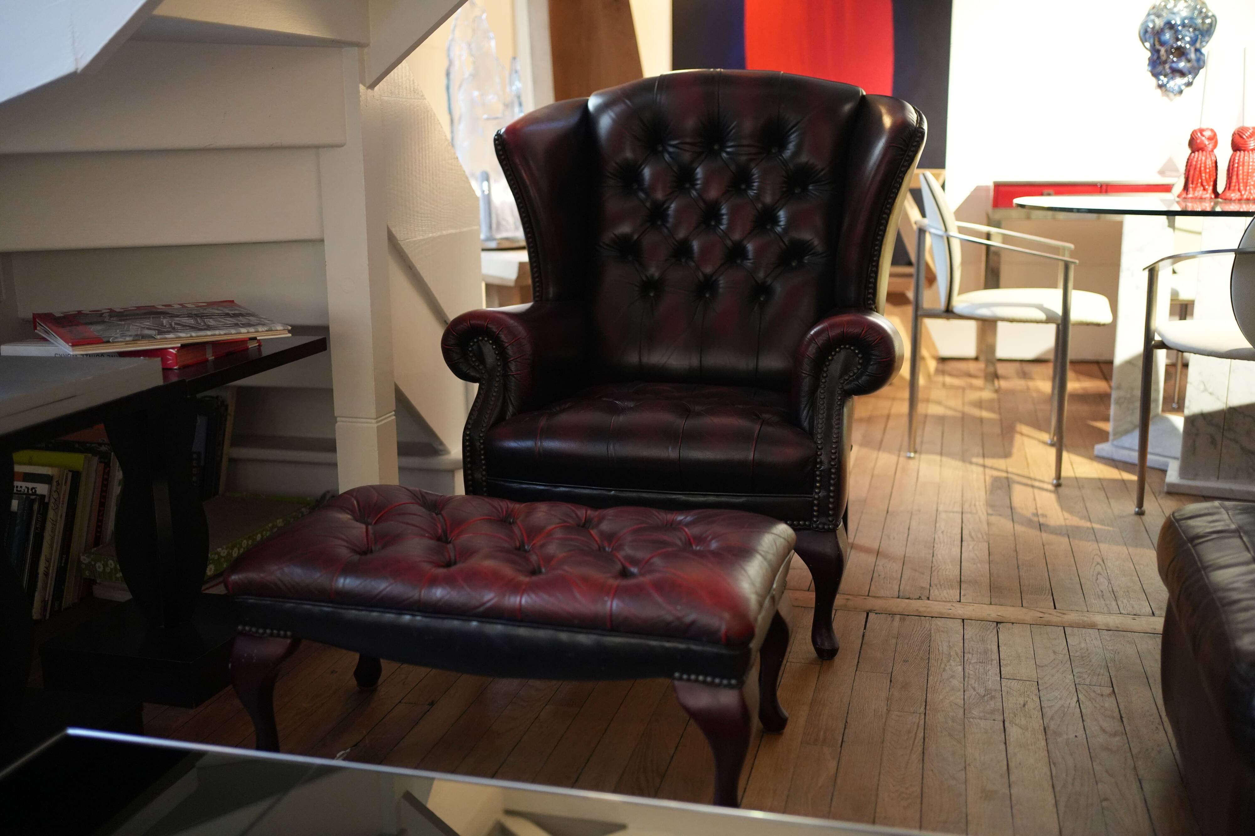 Bergère armchair and its "Chesterfield" footrest