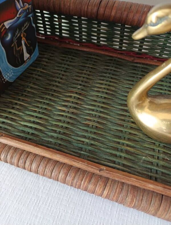 Étagère murale en osier vintage