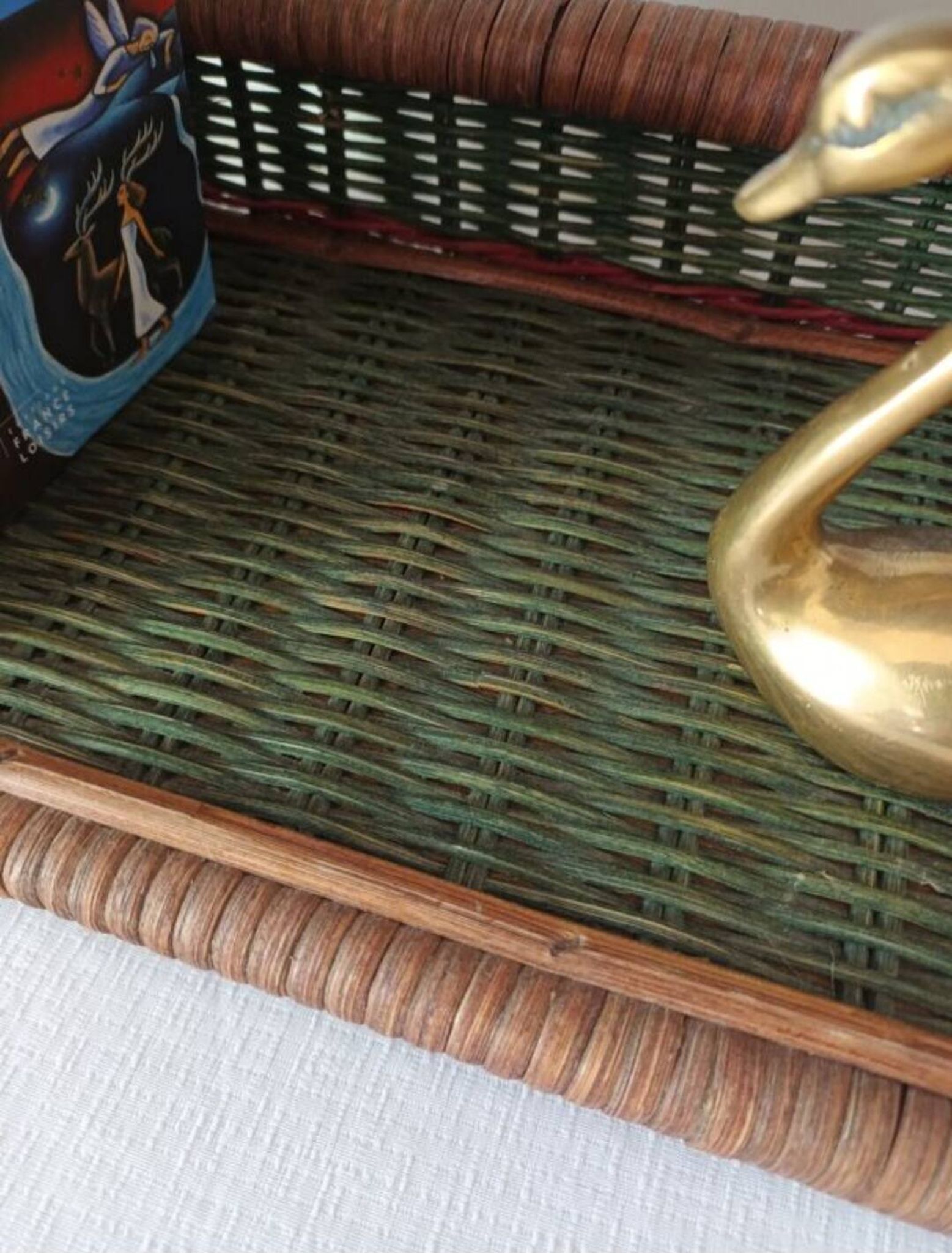 Étagère murale en osier vintage