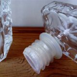 Glass whiskey carafe with spike pattern