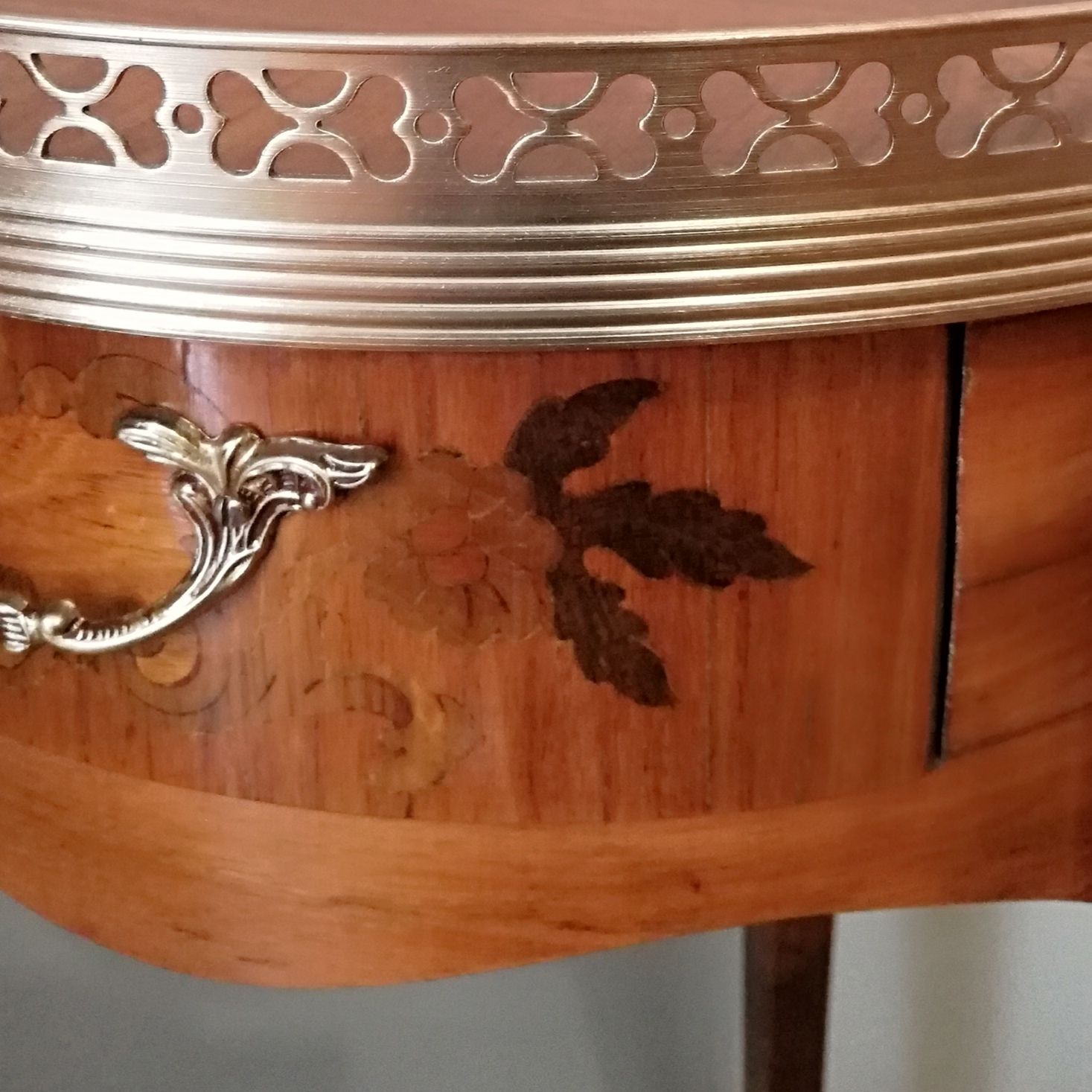 Pedestal table or harness in rosewood marquetry Louis XV style