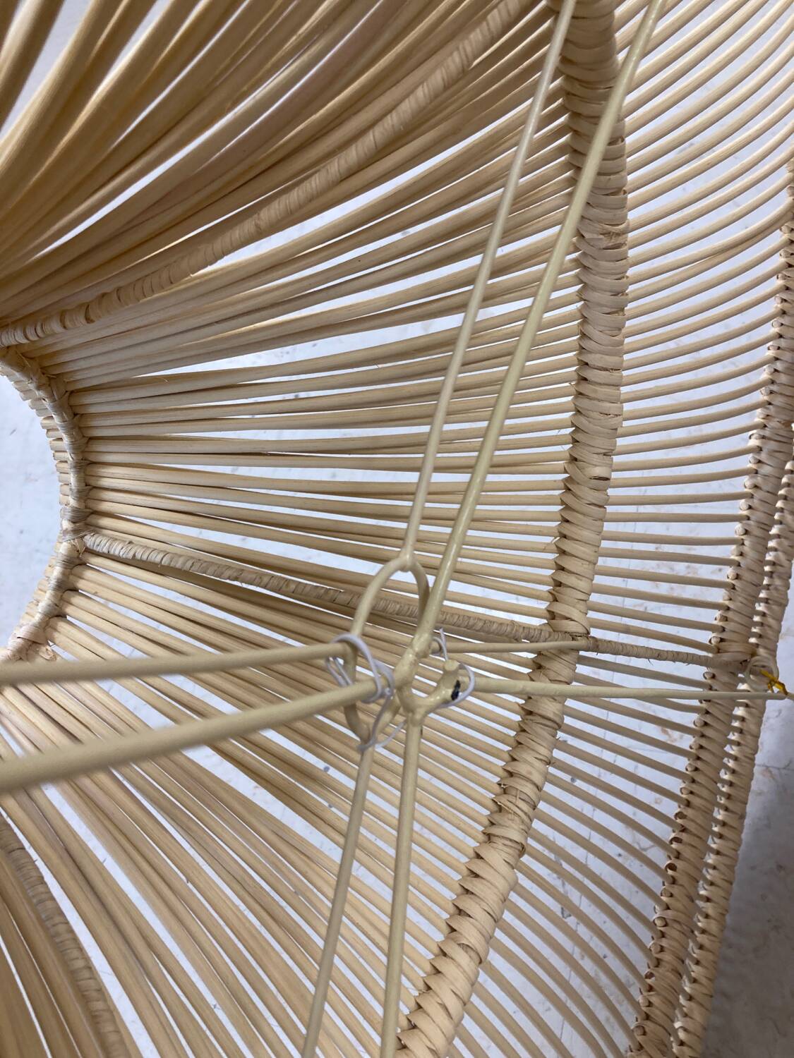 Grande suspension en osier