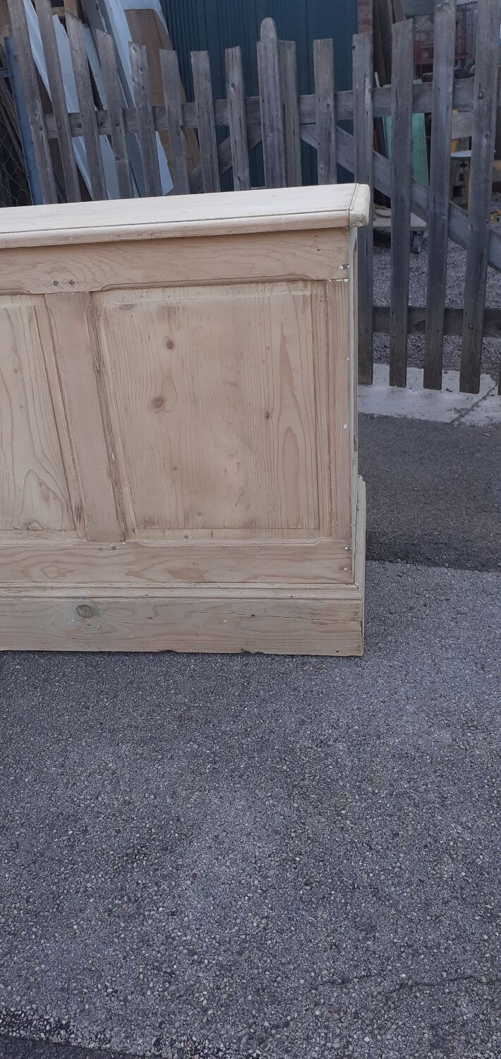 Counter trade furniture