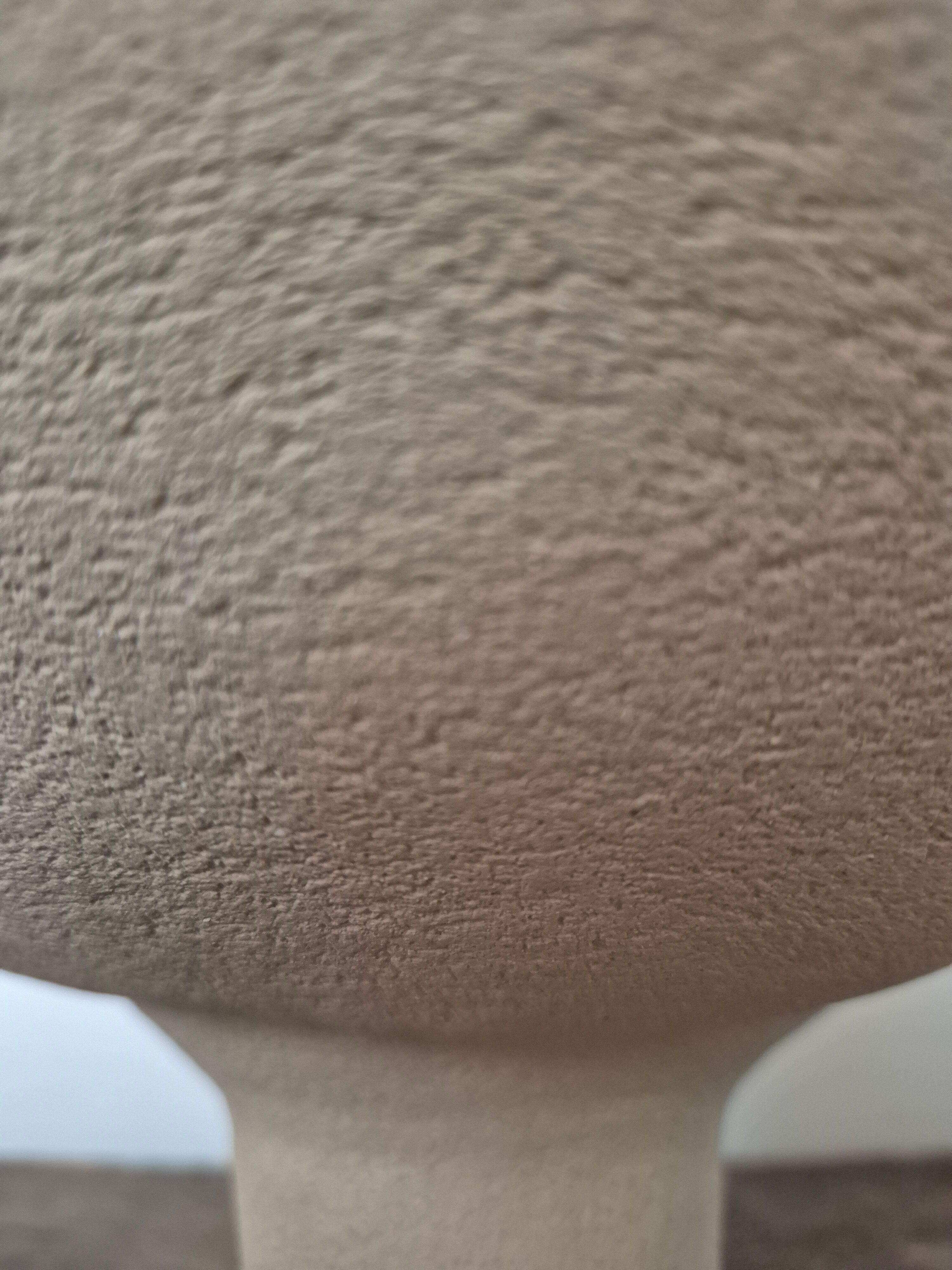 Sculptural bowl in chamotte stoneware