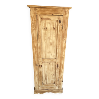 Armoire parisienne