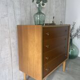 Commode aux pieds fuselés