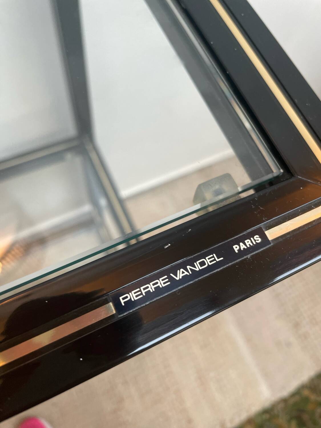 Pierre Vandel shelves