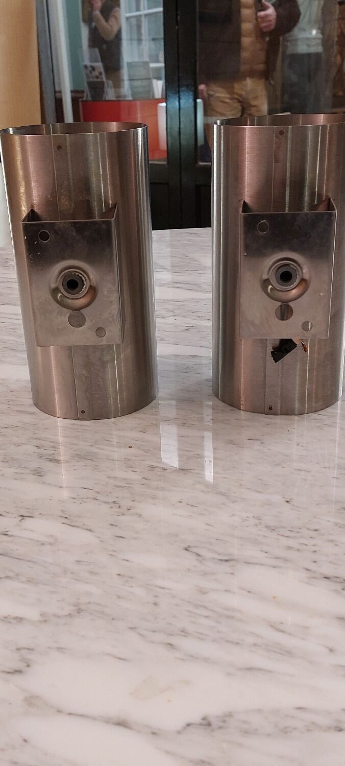 Paire d'appliques en inox brossé