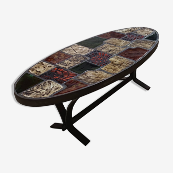 Table elliptique en céramique et acier