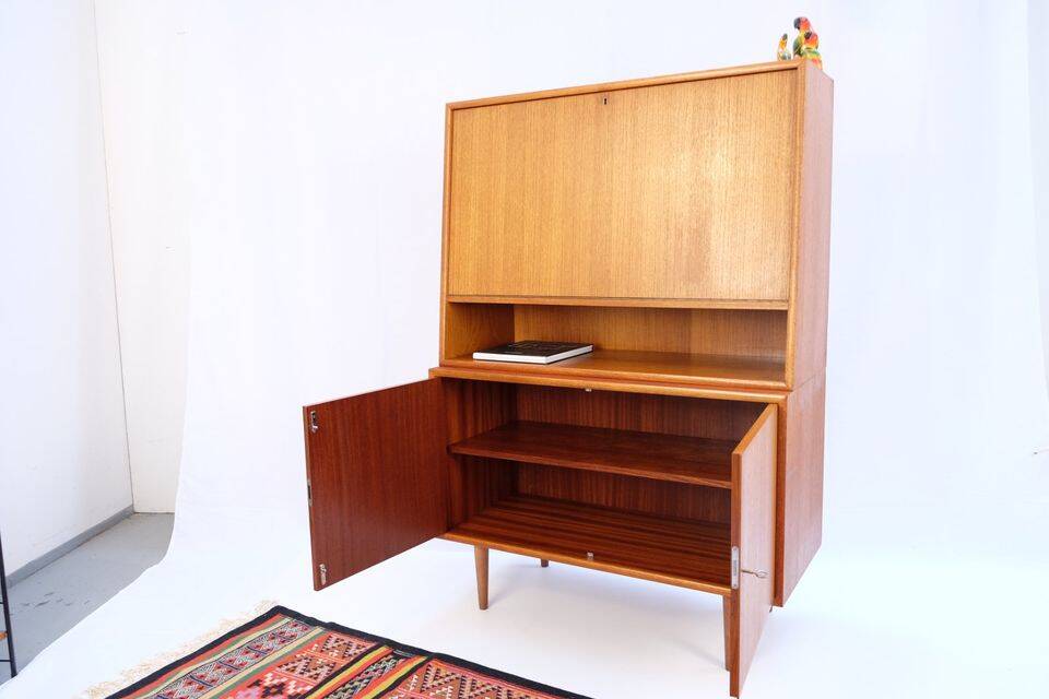 Commode en teck style années 60/70, avec bar, style rétro années 60/70.