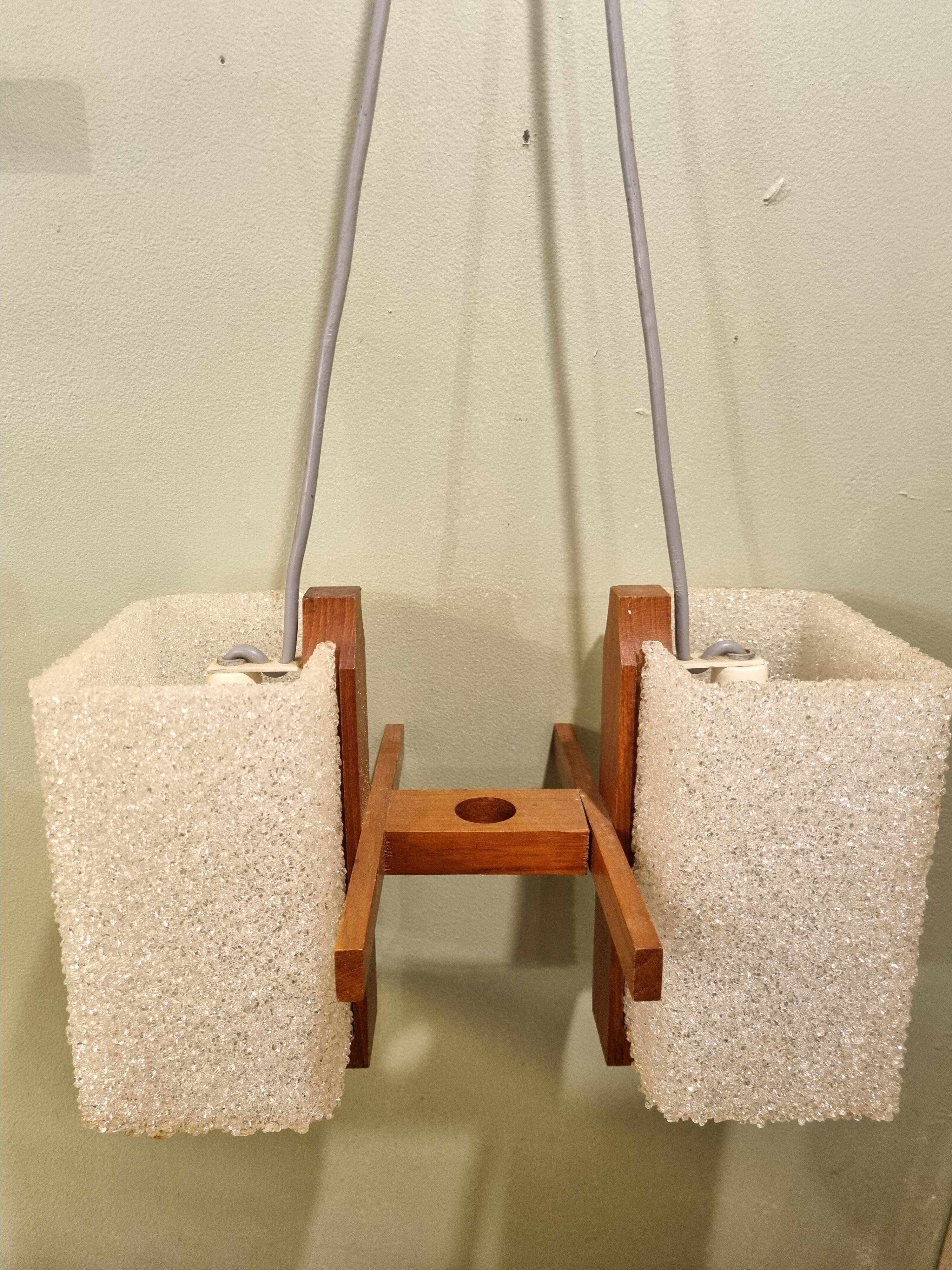 Scandinavian hanging