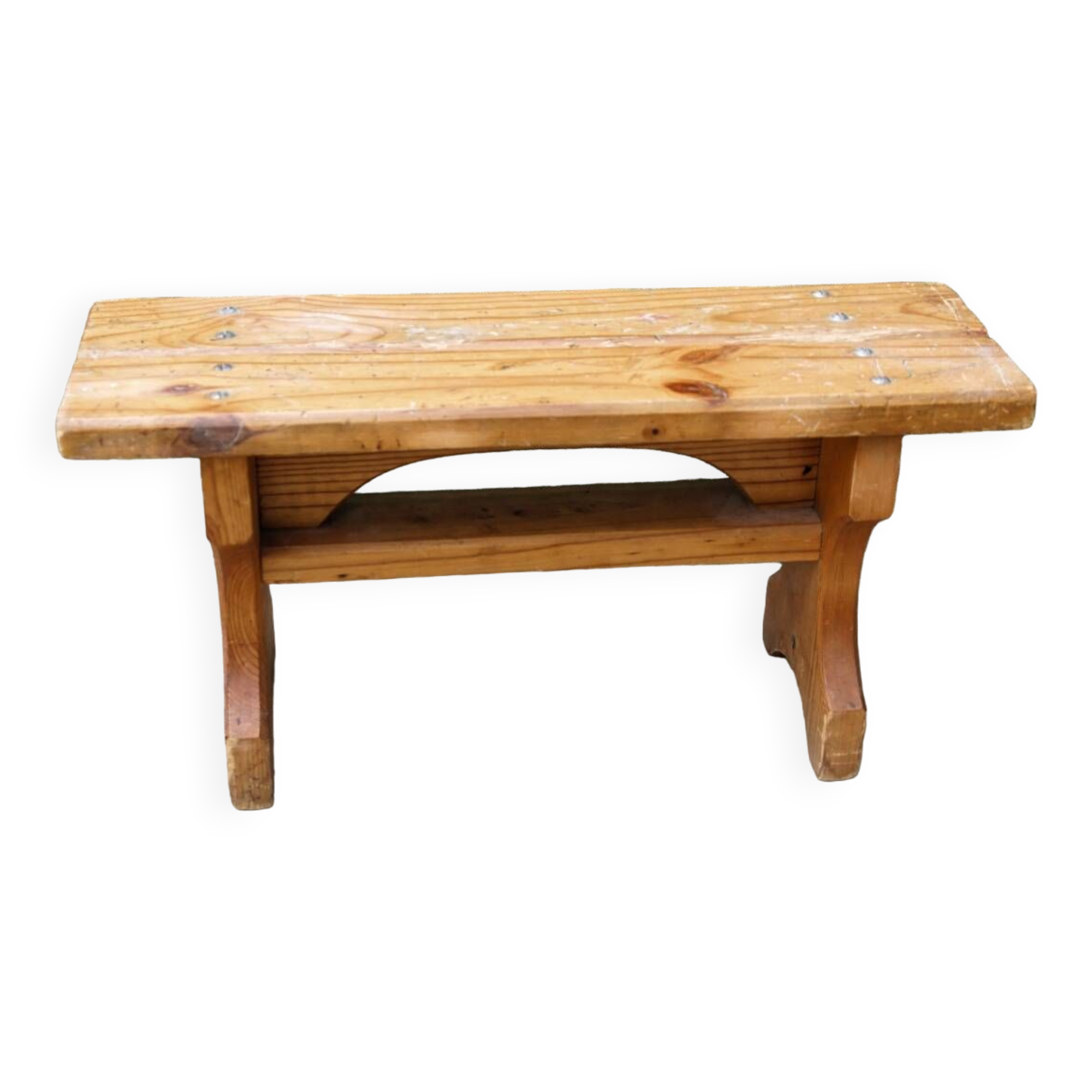 Small bench, pine steps