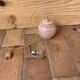 Pink opaline suspension
