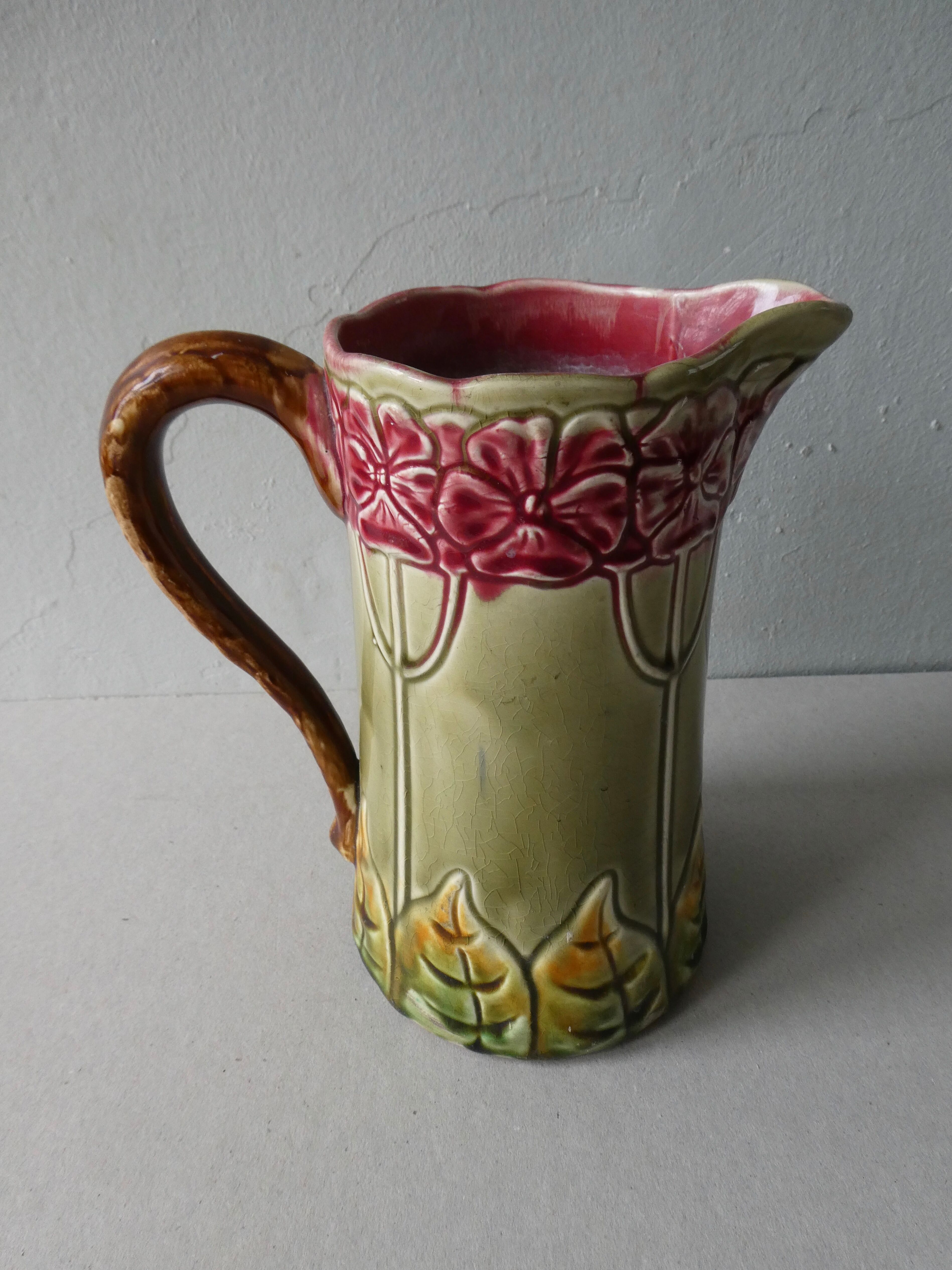 Pitcher in dabbling, Orchies France, 1920s