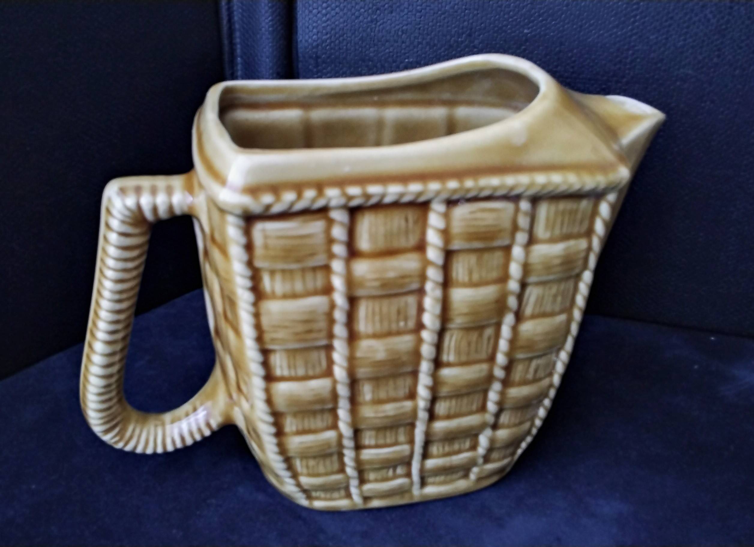 Ancien pichet , cruche à eau en céramique 750 ml