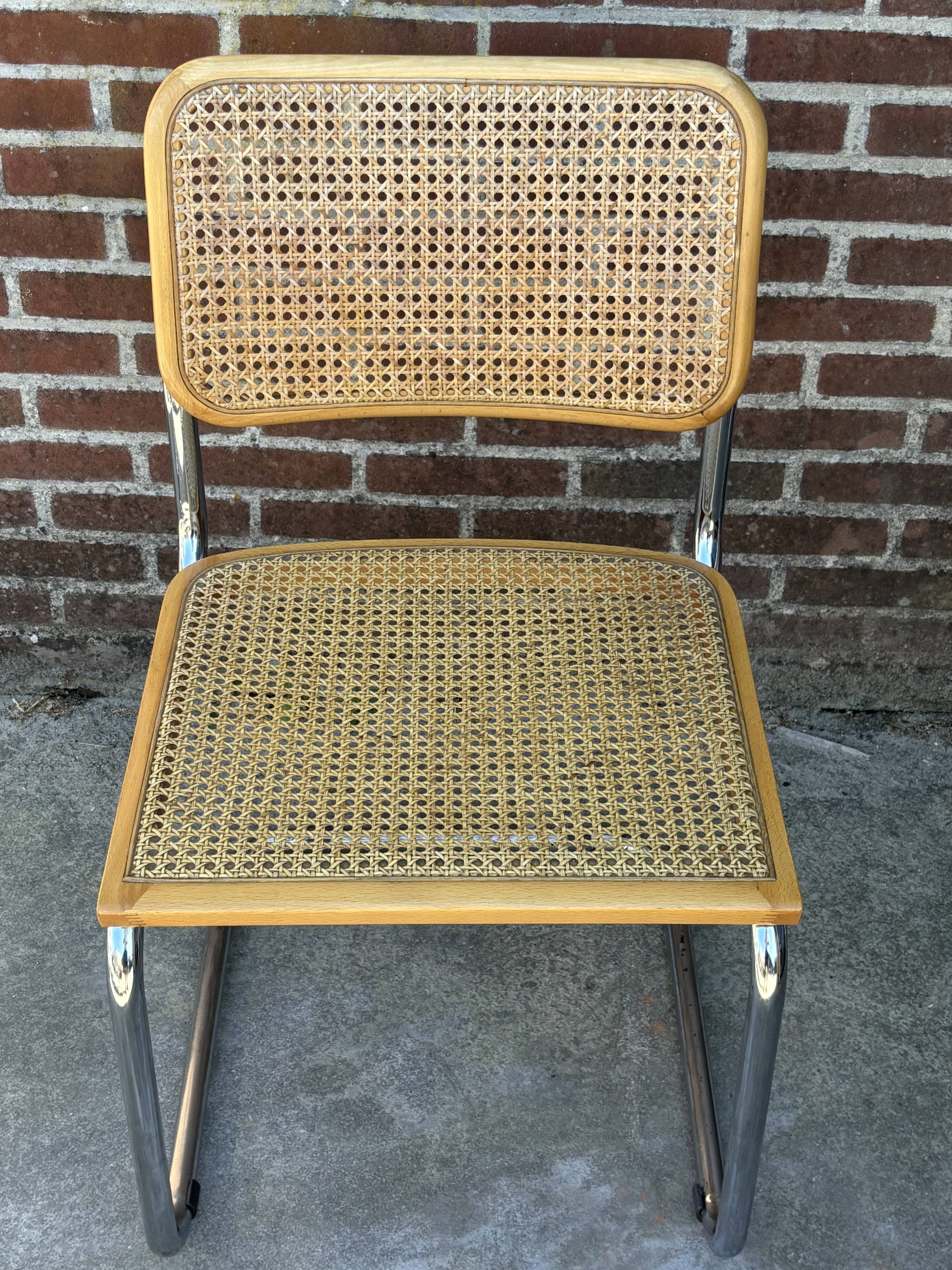 Ensemble de 4 chaises Cesca B32 conçues par Marcel Breuer design fabriqué en Italie