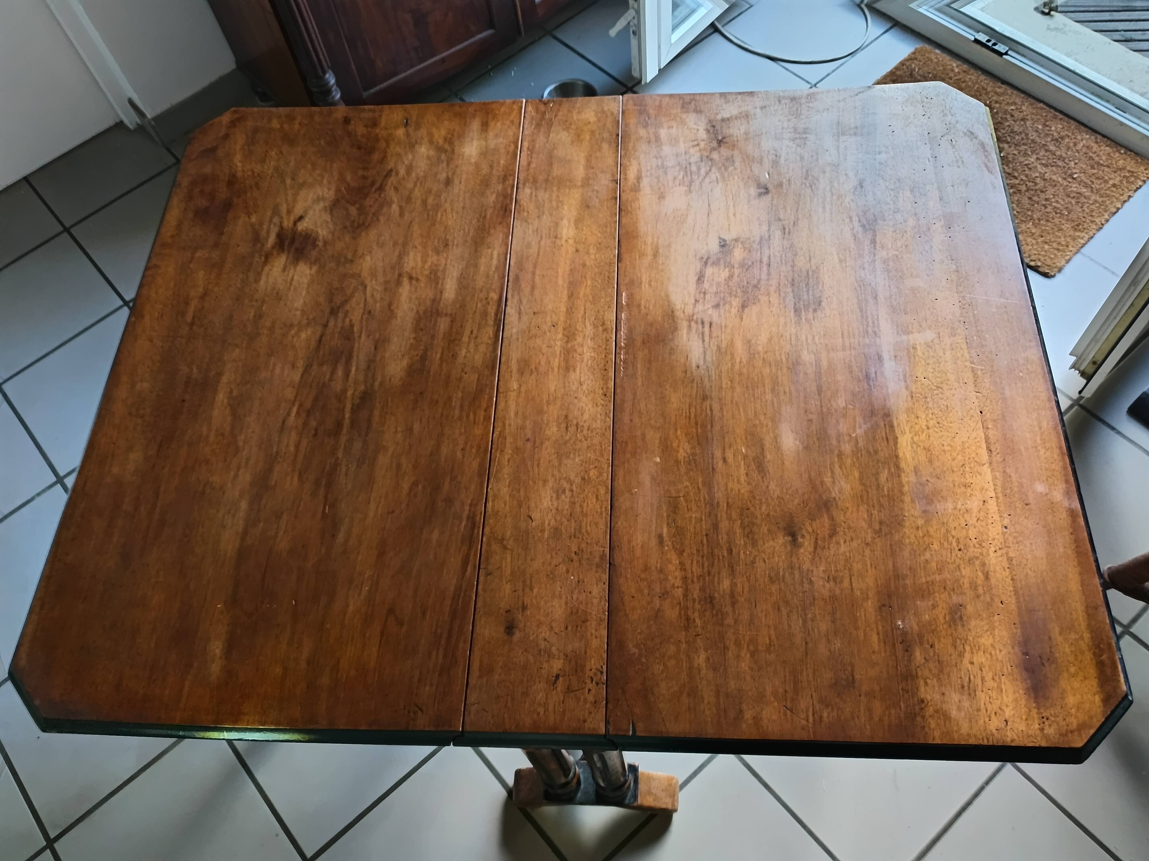 Table ancienne pliante style Louis XIII / Henri II – 100 × 80 cm