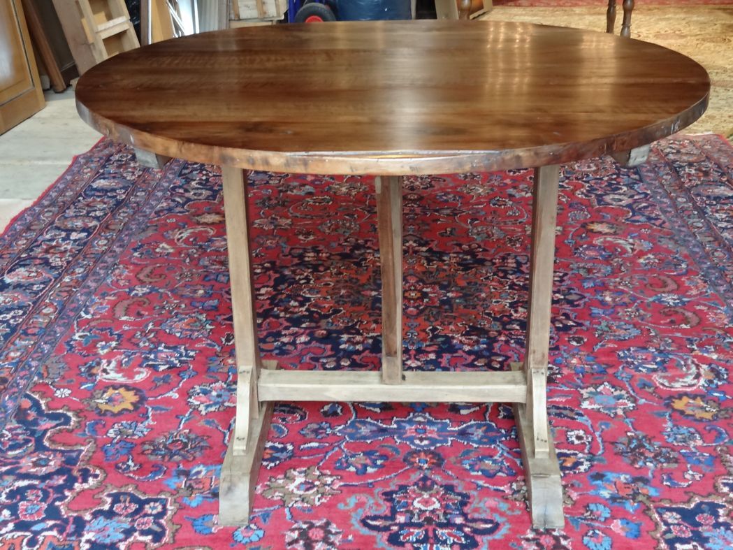 Winegrower's table in natural walnut wood diameter 101 cm