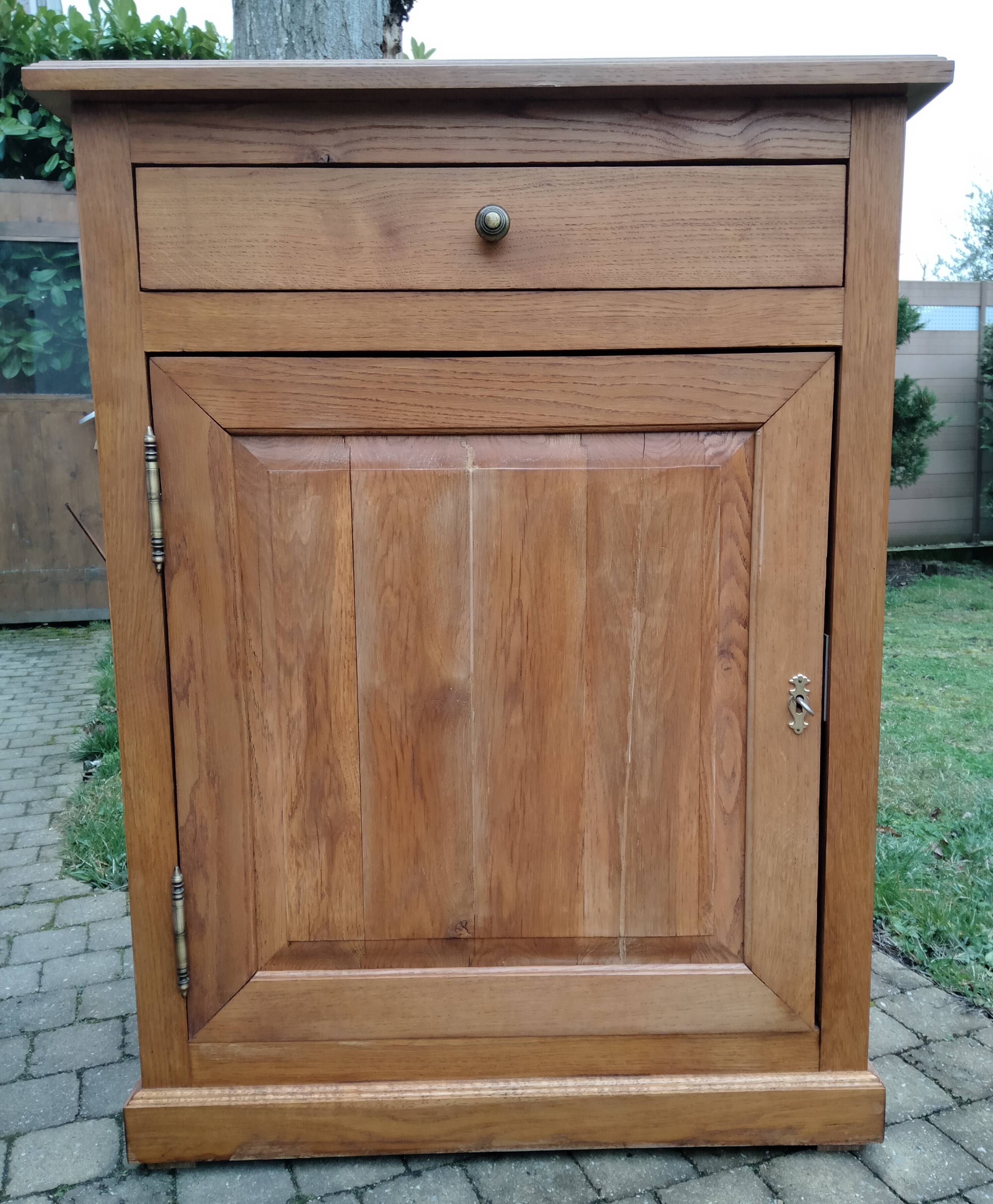 Oak jam maker.
