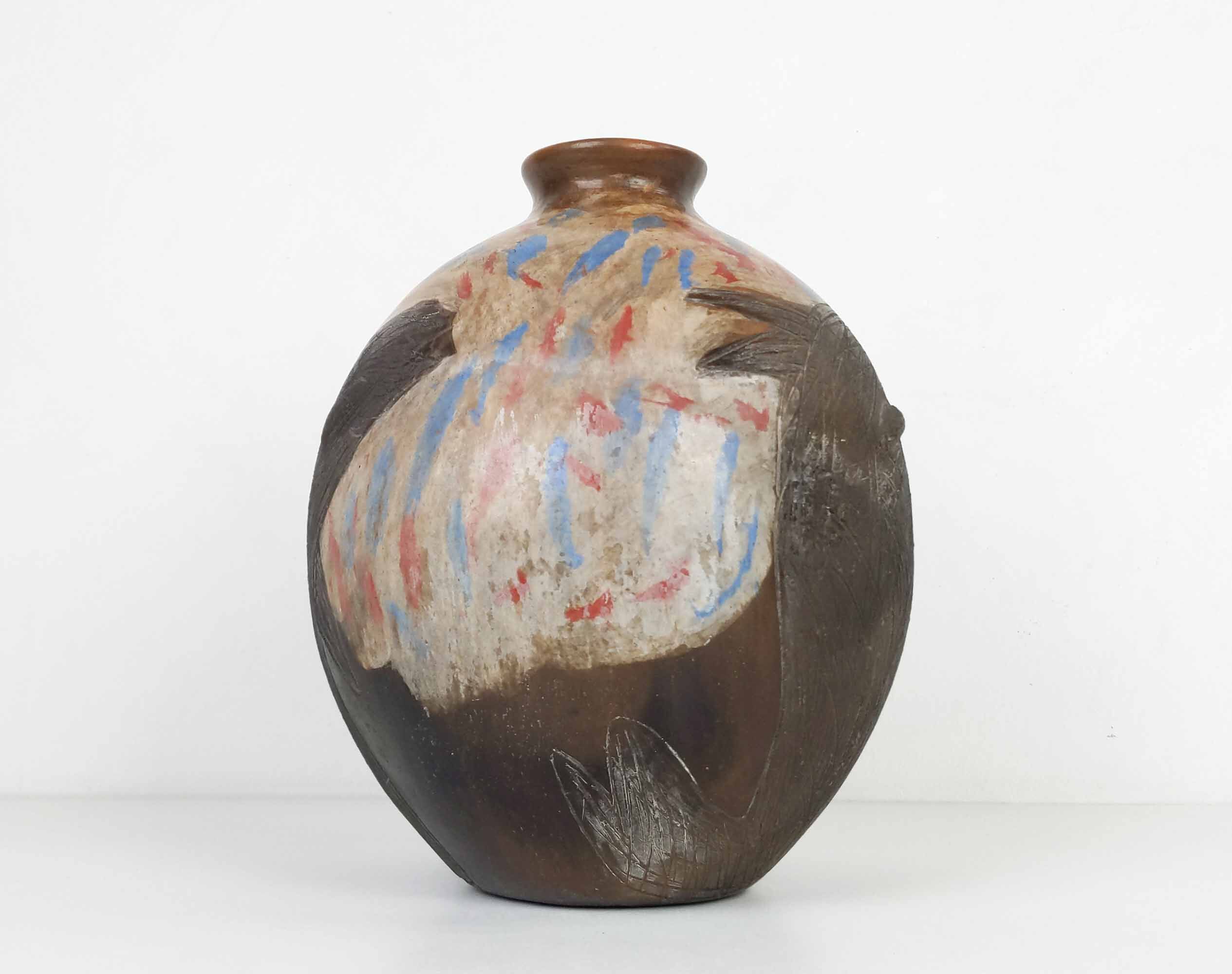 Vase ovoïde en terre cuite péruvienne de style Mochica, signe vicente ramirez 1989