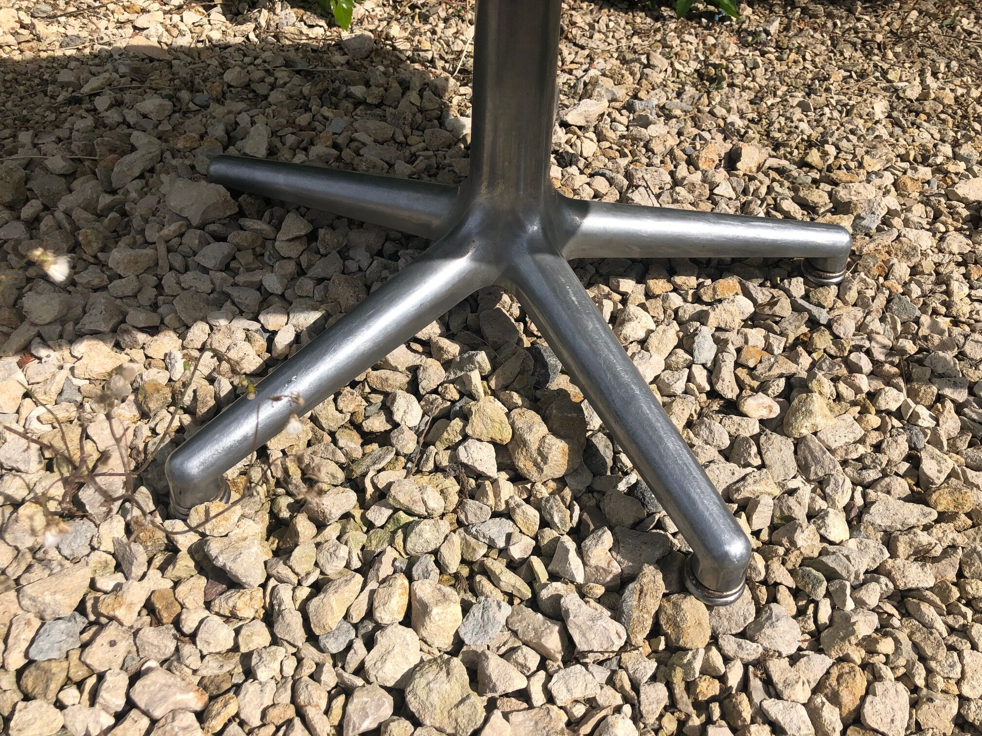 Artifort swivel armchair