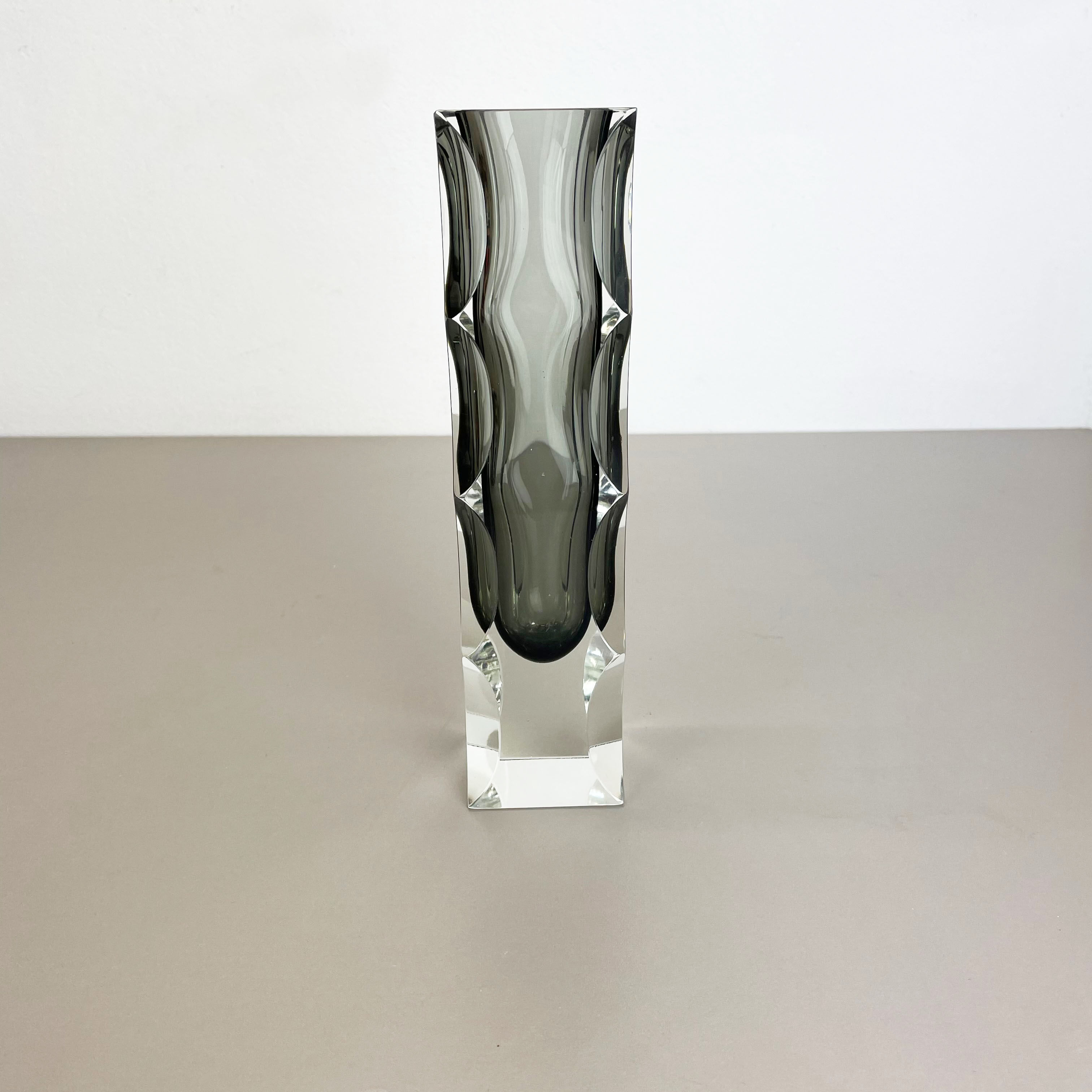 Extra Large Mandruzzato Faceted Glass Sommerso Vase Made in Murano, Italy 1970s