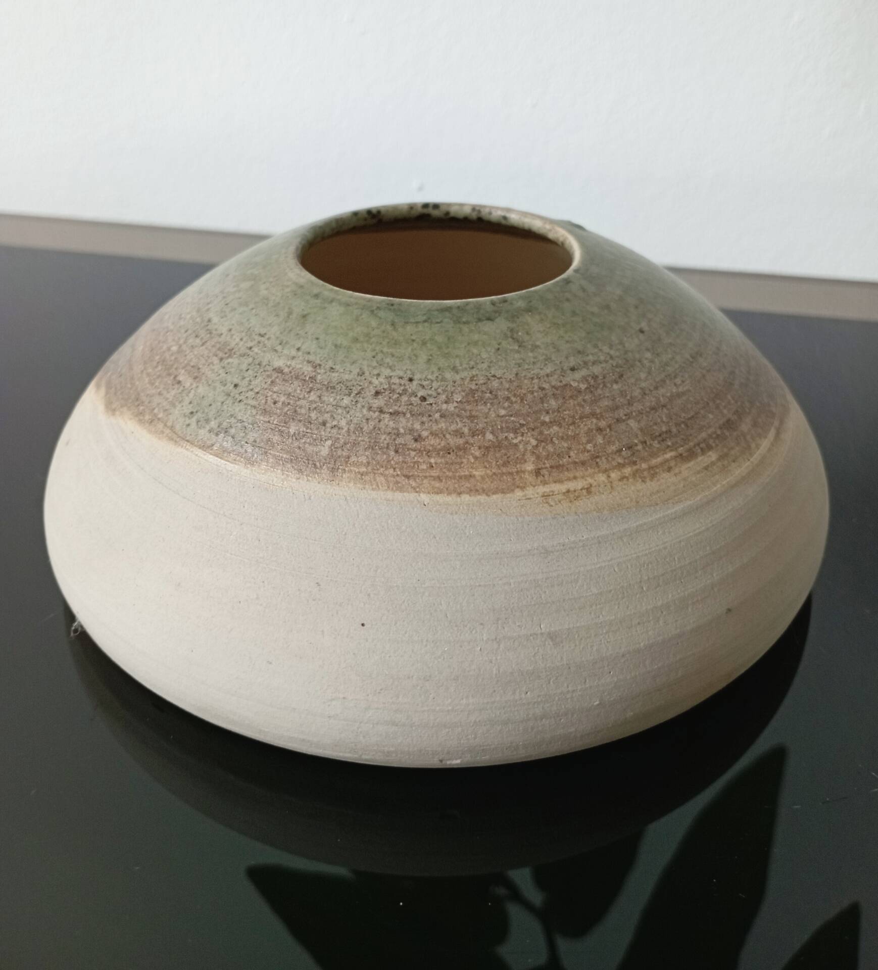 Vintage studio pottery signed - Variegated green and raw earth