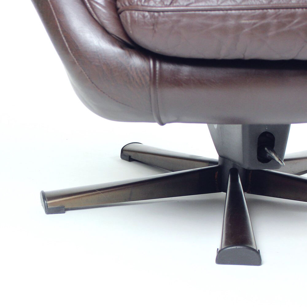 Vintage Swivel Chair In Brown Leather, Finland 1960s