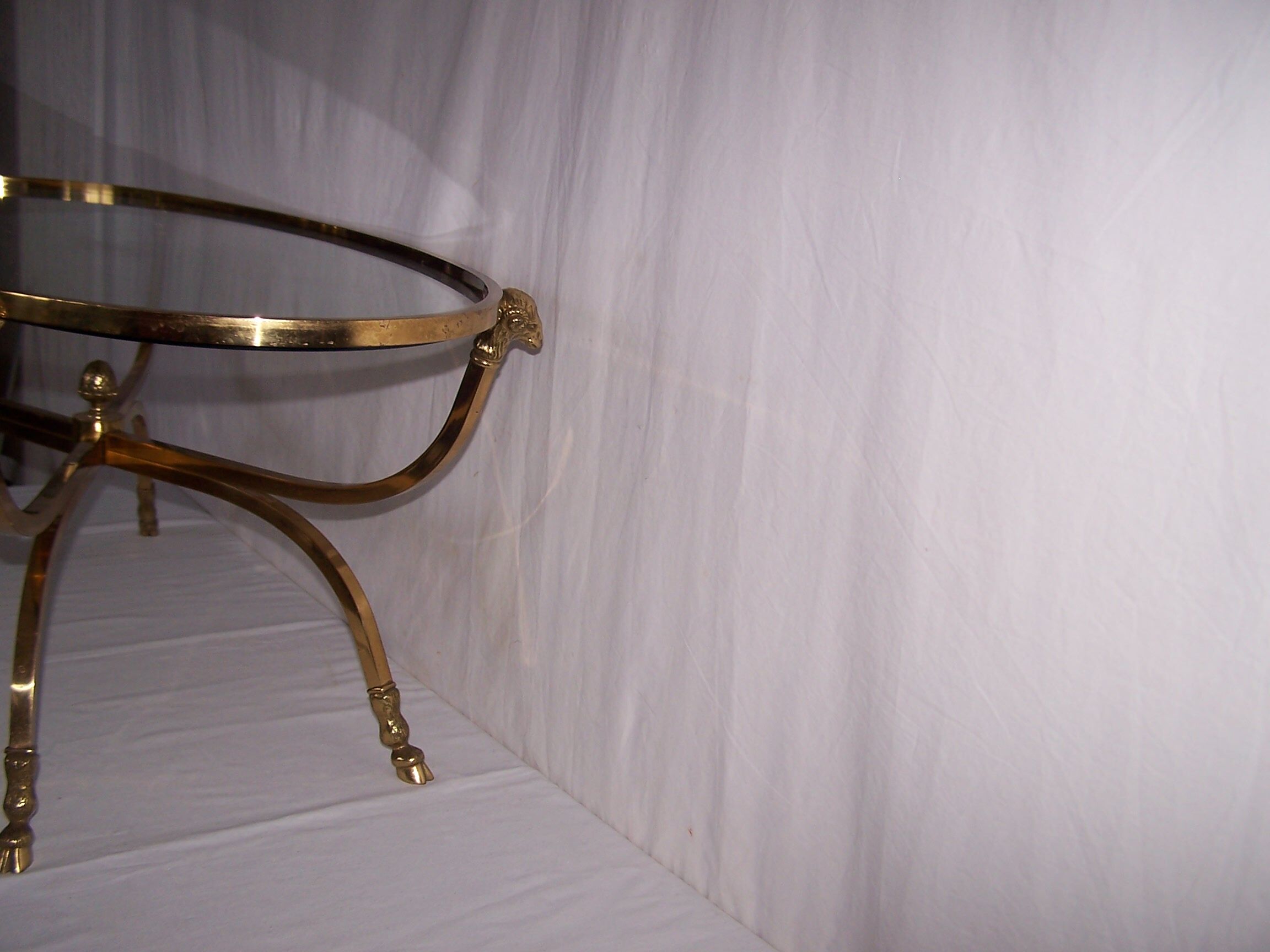 Italian coffee table oval ram feet - 60s
