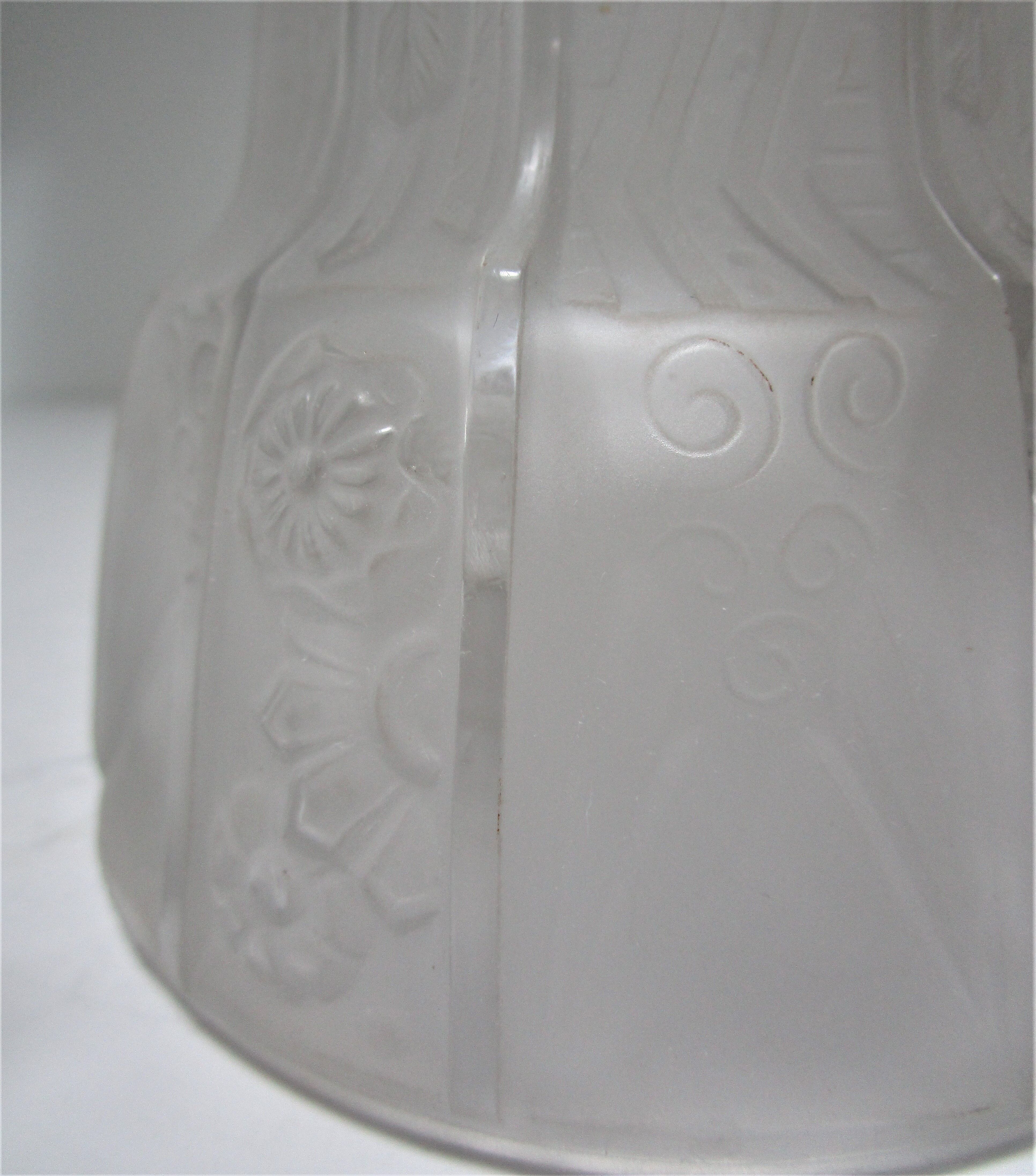 Tulip molded glass Muller brothers Lunéville Art Deco