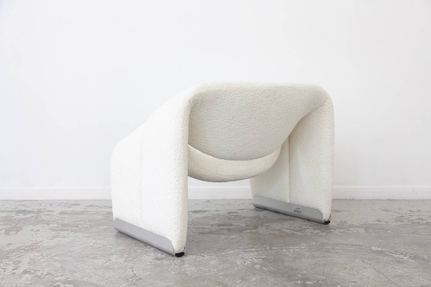 Fauteuil Groovy boucle blanc cassé par Pierre Paulin