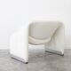 Fauteuil Groovy boucle blanc cassé par Pierre Paulin