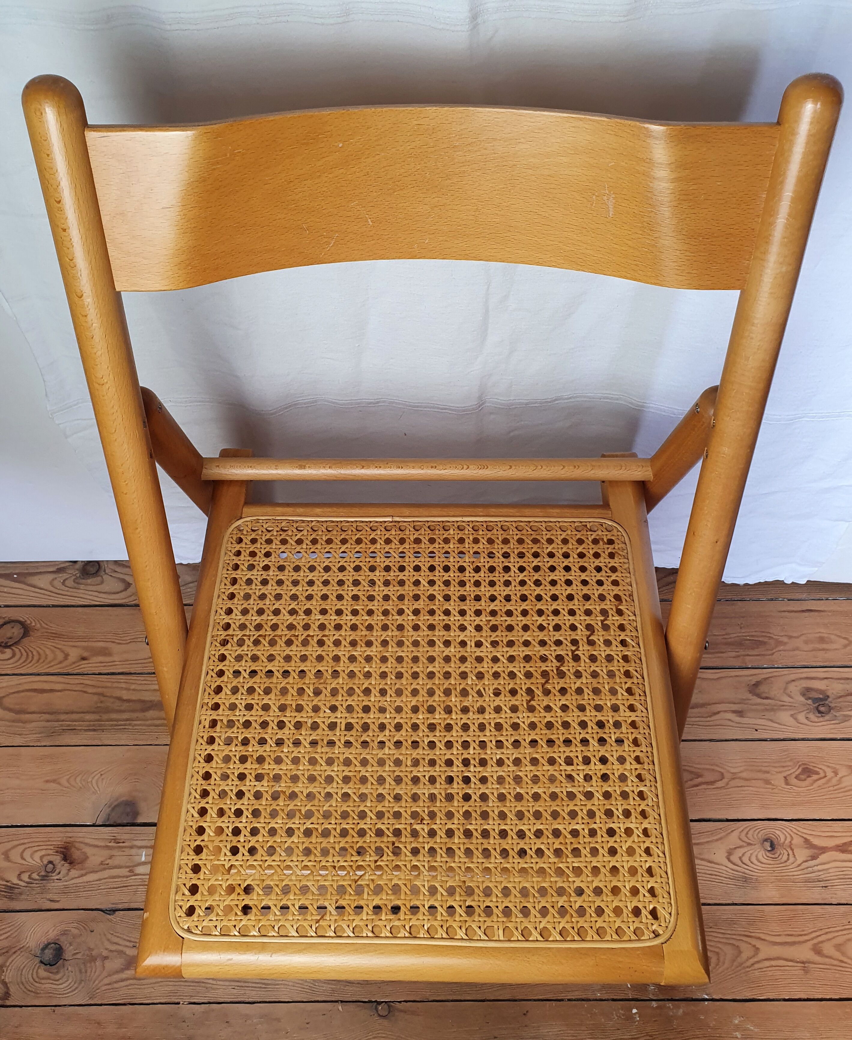 Chaise pliante cannée