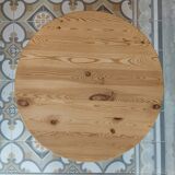 Round coffee table