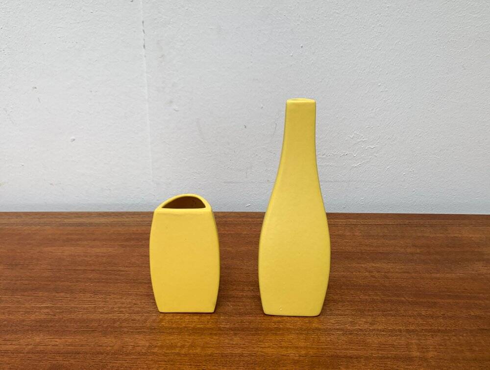 Set of 2 minimalist postmodern Italian vases by Bel Mondo, 1980s.