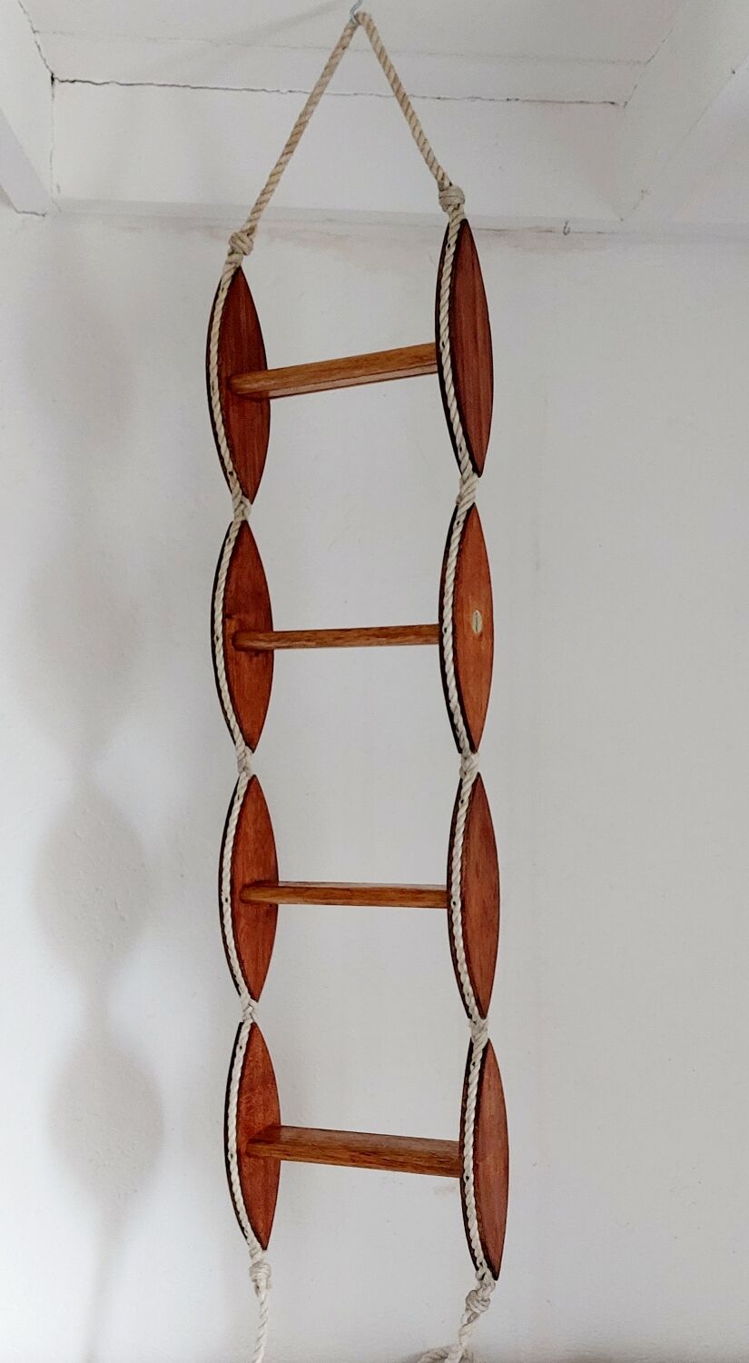 Echelle de bateau vintage bois et cordage