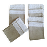 4 napkins