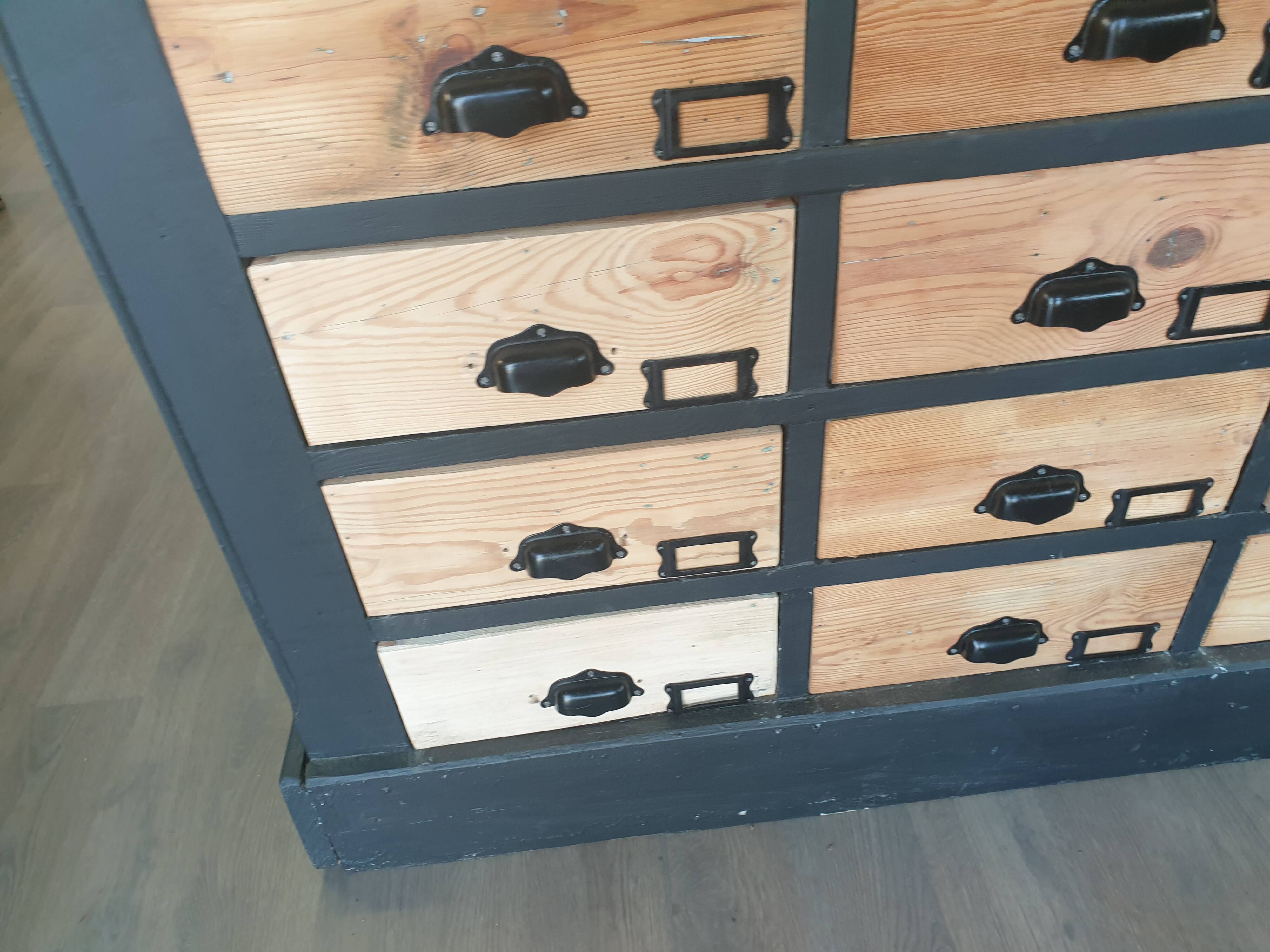 Meuble de quincaillerie Selency