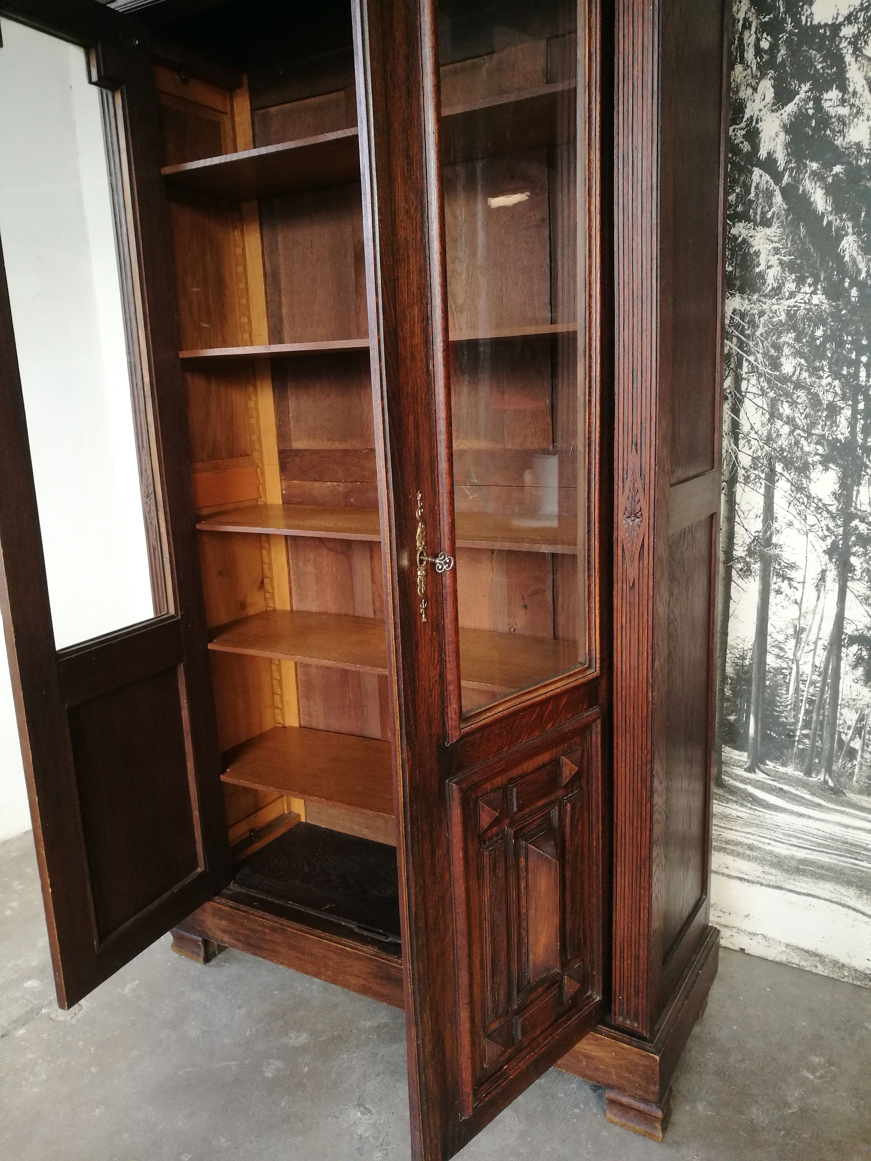 Vitrine en chêne bibliothèque  vers 1900