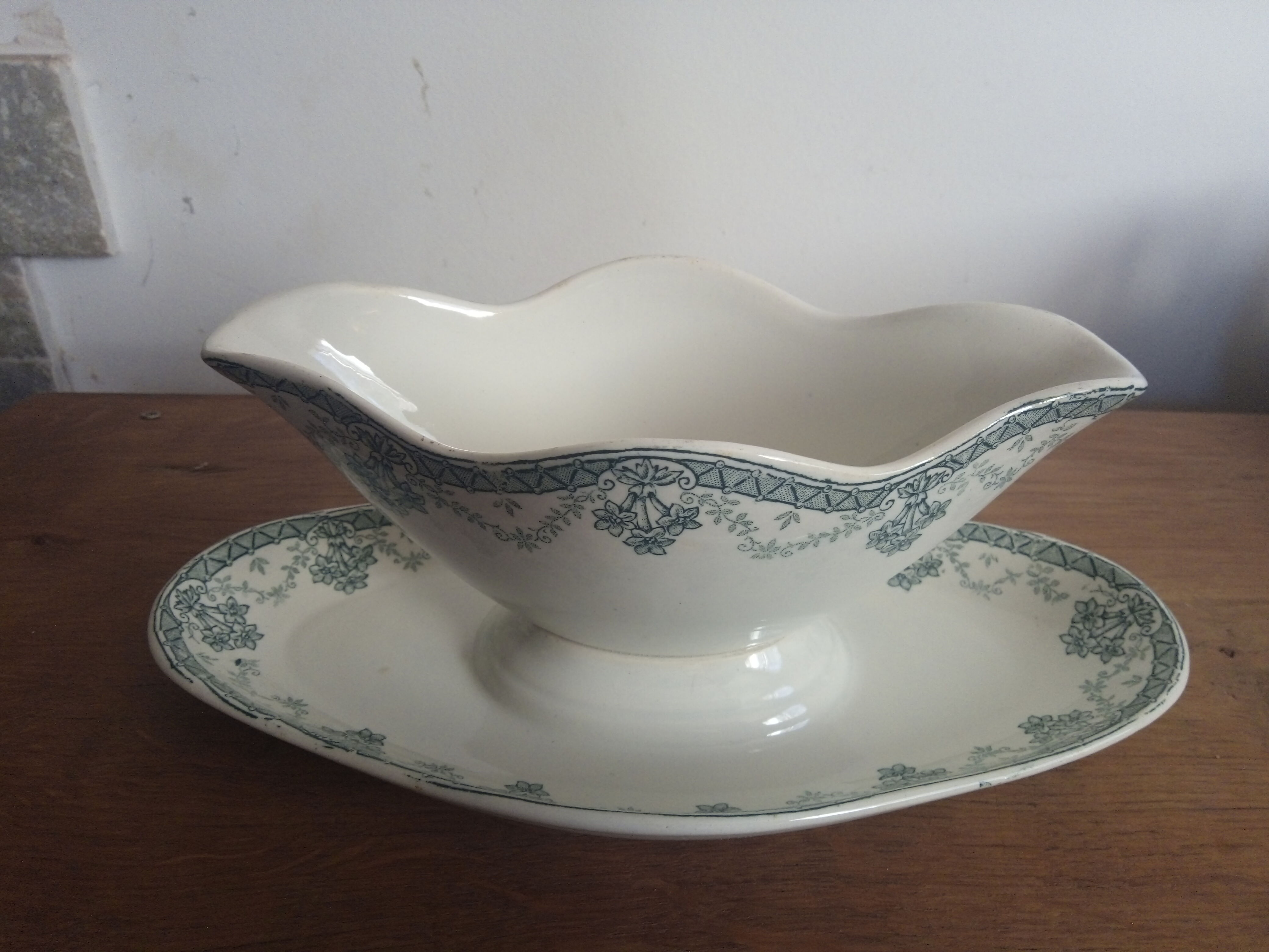 St Amand earthenware sauce dish