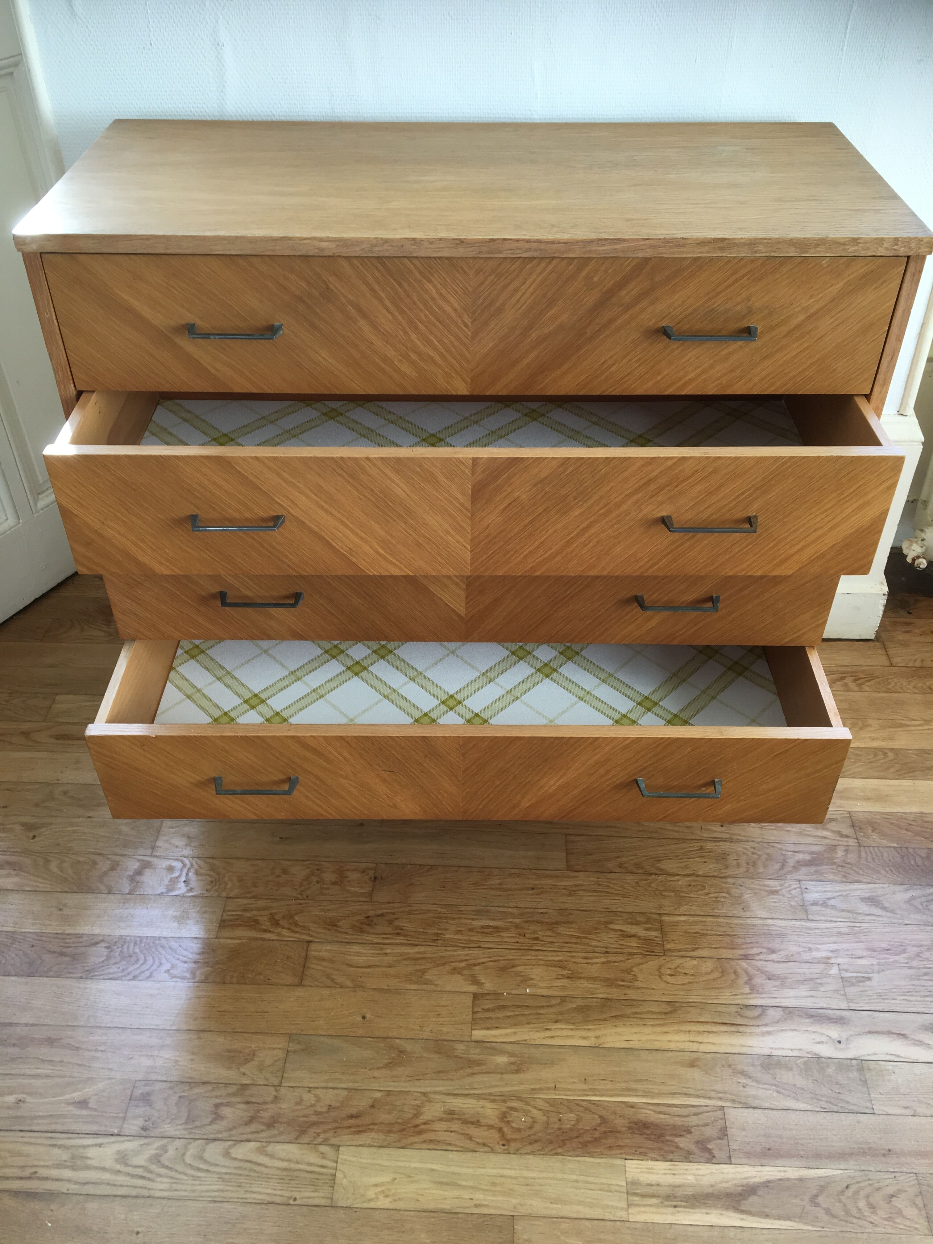 Vintage chest of drawers