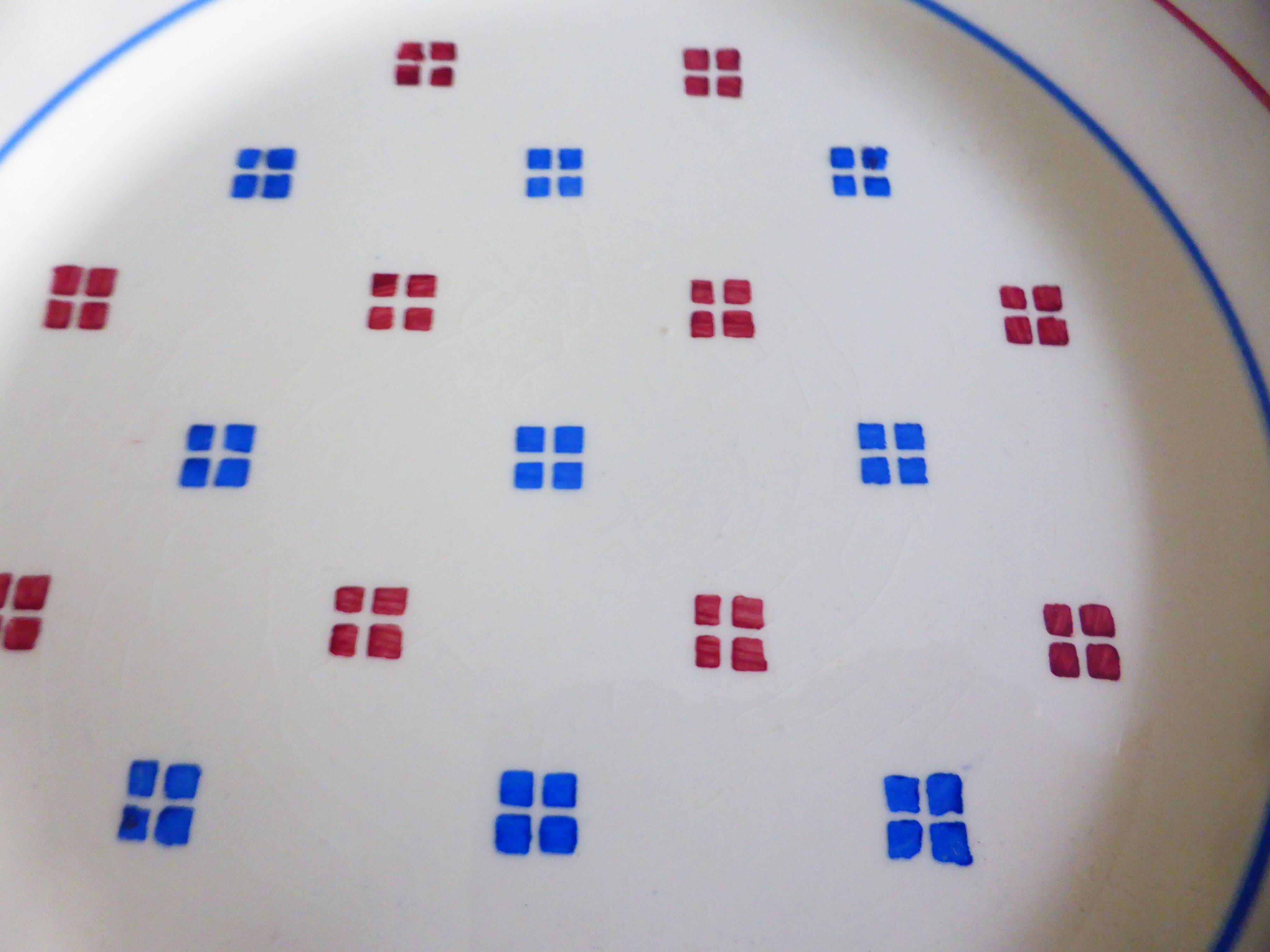 1 K&G Luneville dessert plate, madeleine model 221217